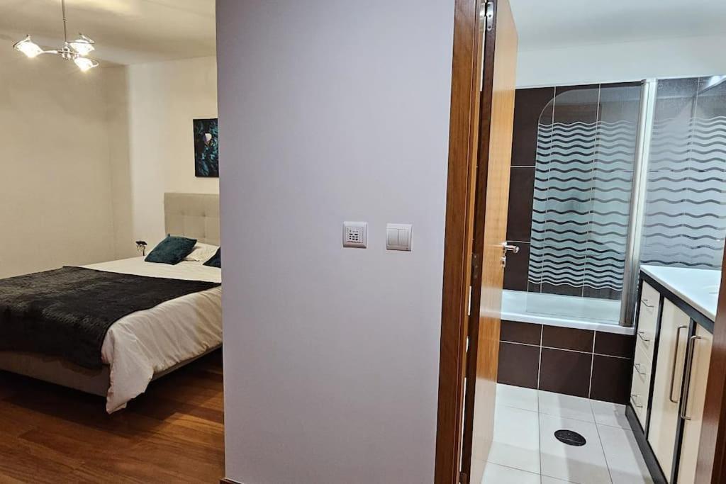 Vista Mar - Ac, Pool & Gym Apartment Фуншал Екстериор снимка