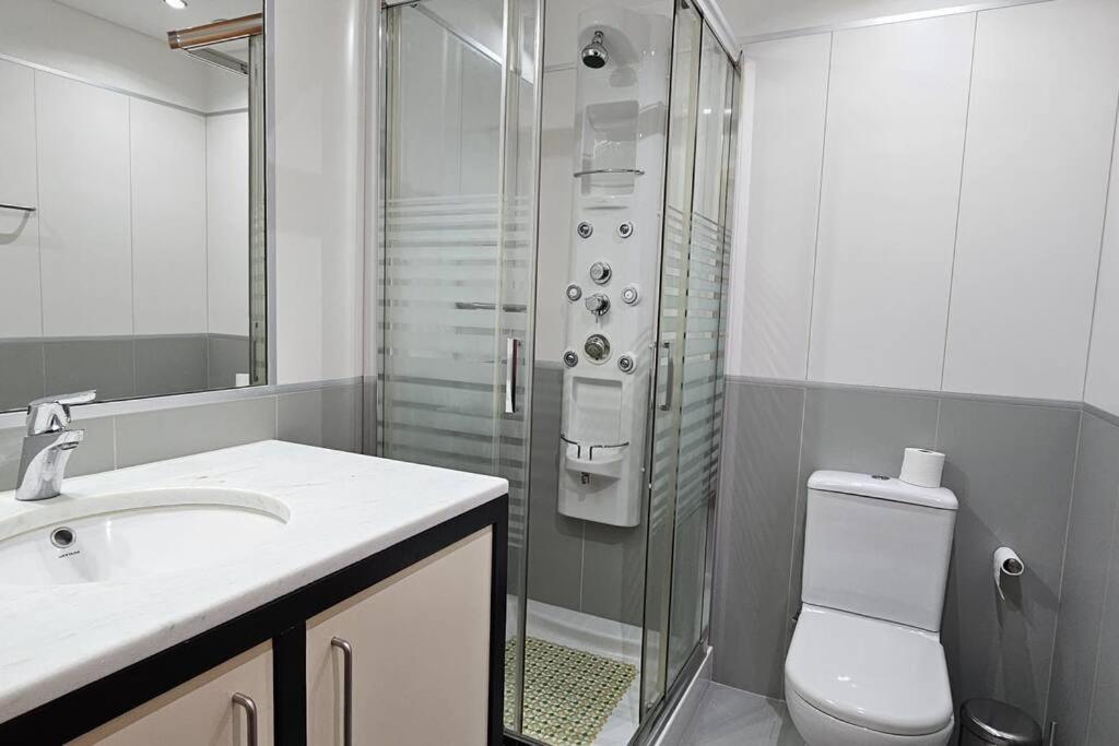 Vista Mar - Ac, Pool & Gym Apartment Фуншал Екстериор снимка