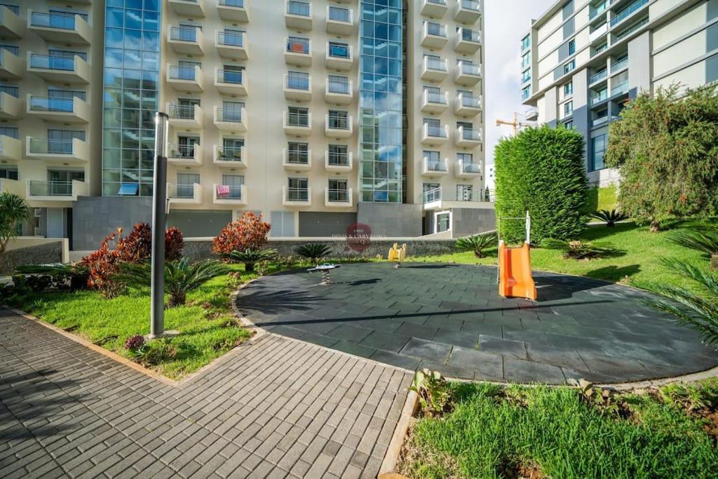 Vista Mar - Ac, Pool & Gym Apartment Фуншал Екстериор снимка