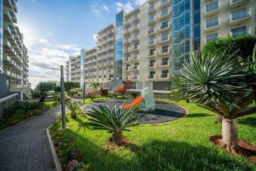 Vista Mar - Ac, Pool & Gym Apartment Фуншал Екстериор снимка