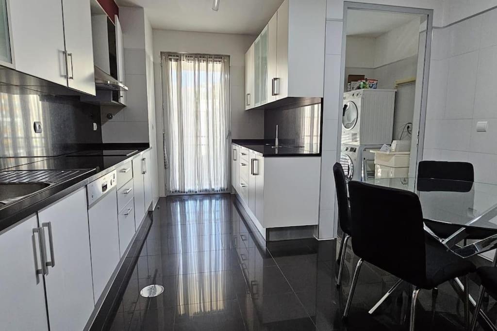 Vista Mar - Ac, Pool & Gym Apartment Фуншал Екстериор снимка
